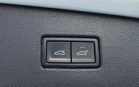 Volkswagen Tiguan II, 2018 год, 2 095 000 рублей, 18 фотография