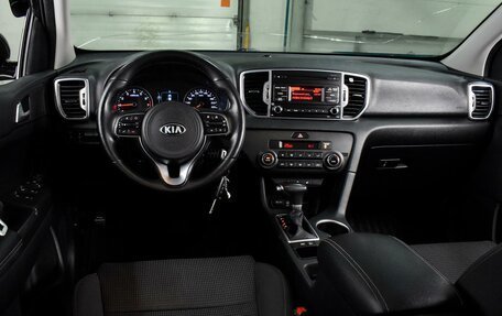 KIA Sportage IV рестайлинг, 2018 год, 2 069 000 рублей, 6 фотография