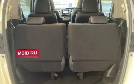 Honda Freed II, 2018 год, 1 050 000 рублей, 21 фотография