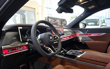 BMW 7 серия, 2025 год, 25 200 000 рублей, 18 фотография