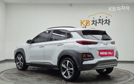 Hyundai Kona I, 2022 год, 1 460 000 рублей, 4 фотография