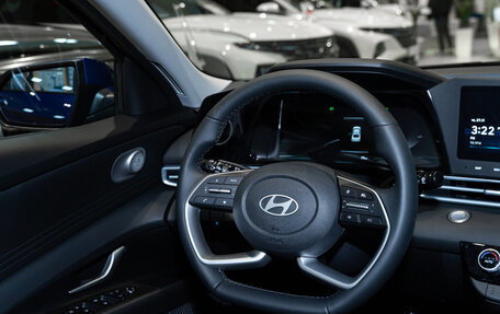 Hyundai Elantra, 2025 год, 2 900 000 рублей, 13 фотография