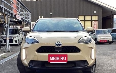 Toyota Yaris Cross, 2022 год, 1 650 000 рублей, 2 фотография