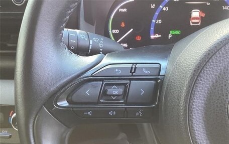 Toyota Yaris Cross, 2022 год, 1 650 000 рублей, 12 фотография