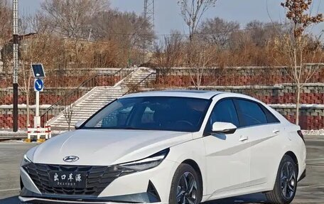 Hyundai Elantra, 2022 год, 1 620 000 рублей, 2 фотография