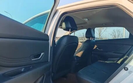 Hyundai Elantra, 2022 год, 1 620 000 рублей, 7 фотография