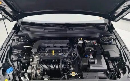 Hyundai Elantra, 2024 год, 1 860 000 рублей, 12 фотография