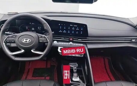 Hyundai Elantra, 2024 год, 1 860 000 рублей, 7 фотография