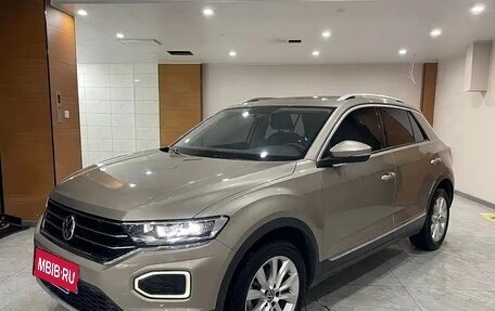 Volkswagen T-Roc I, 2022 год, 1 590 050 рублей, 1 фотография