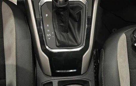 Volkswagen T-Roc I, 2022 год, 1 590 050 рублей, 17 фотография