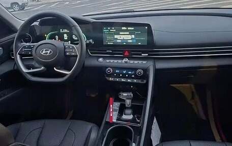 Hyundai Elantra, 2024 год, 1 850 000 рублей, 8 фотография