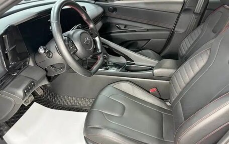 Hyundai Elantra, 2023 год, 1 830 000 рублей, 10 фотография