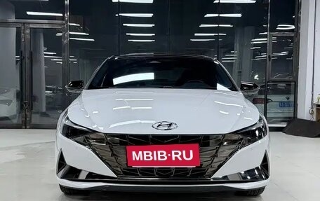 Hyundai Elantra, 2023 год, 1 830 000 рублей, 2 фотография