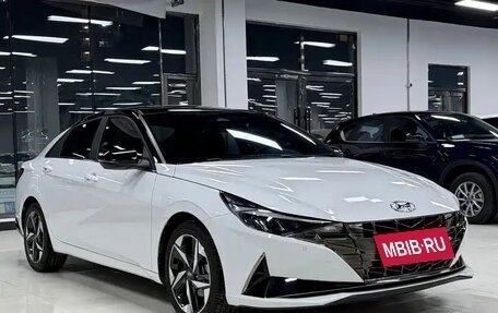 Hyundai Elantra, 2023 год, 1 830 000 рублей, 3 фотография