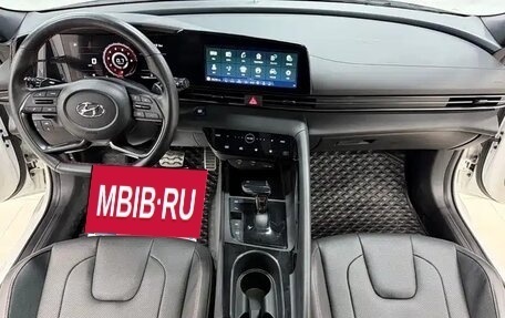 Hyundai Elantra, 2023 год, 1 830 000 рублей, 17 фотография