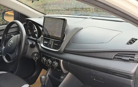 Toyota Yaris XP150 рестайлинг, 2022 год, 1 084 050 рублей, 9 фотография