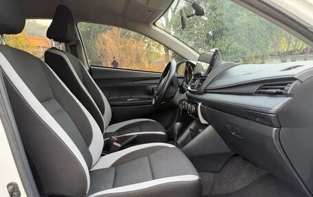 Toyota Yaris XP150 рестайлинг, 2022 год, 1 084 050 рублей, 14 фотография