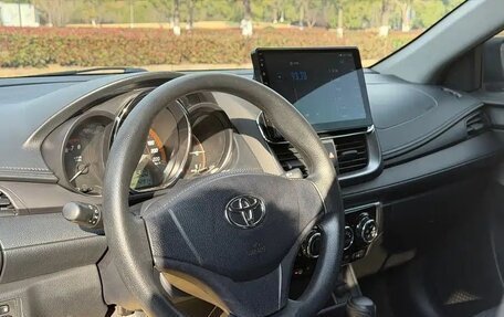 Toyota Yaris XP150 рестайлинг, 2022 год, 1 084 050 рублей, 13 фотография