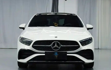 Mercedes-Benz A-Класс, 2024 год, 2 900 000 рублей, 2 фотография