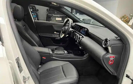 Mercedes-Benz A-Класс, 2023 год, 2 150 000 рублей, 19 фотография