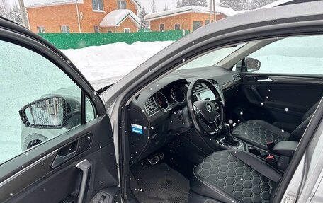 Volkswagen Tiguan II, 2018 год, 2 930 000 рублей, 14 фотография