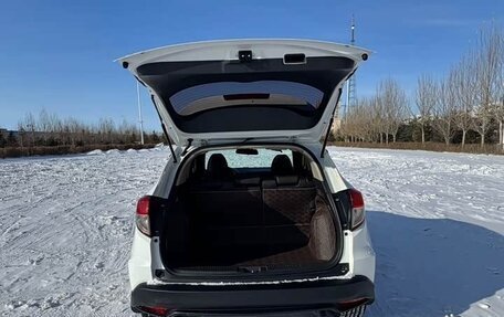 Honda Vezel, 2022 год, 1 900 230 рублей, 9 фотография