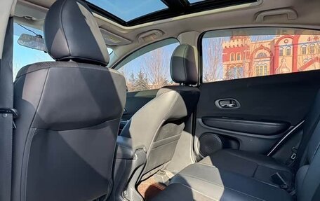 Honda Vezel, 2022 год, 1 900 230 рублей, 12 фотография