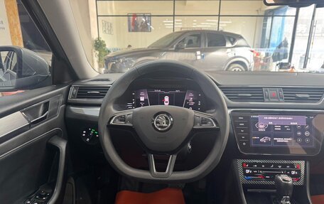 Skoda Superb III рестайлинг, 2021 год, 2 400 000 рублей, 15 фотография