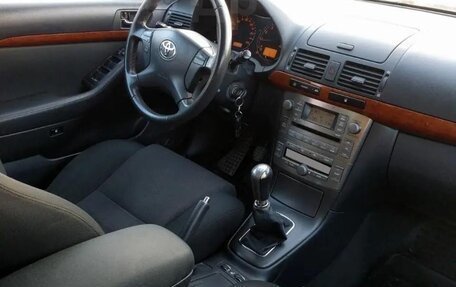 Toyota Avensis III рестайлинг, 2006 год, 780 000 рублей, 3 фотография