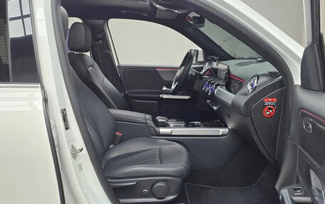 Mercedes-Benz GLB, 2022 год, 2 798 030 рублей, 13 фотография