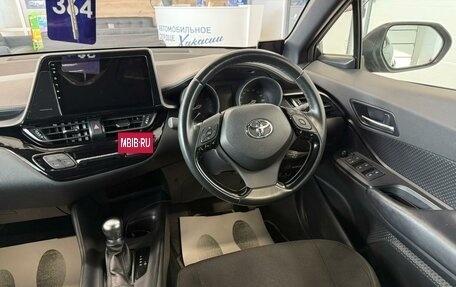 Toyota C-HR I рестайлинг, 2018 год, 2 129 000 рублей, 15 фотография