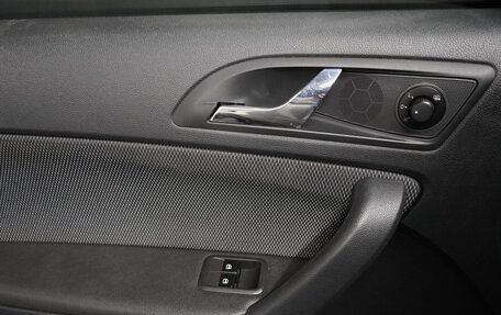 Skoda Yeti I рестайлинг, 2013 год, 1 880 000 рублей, 18 фотография