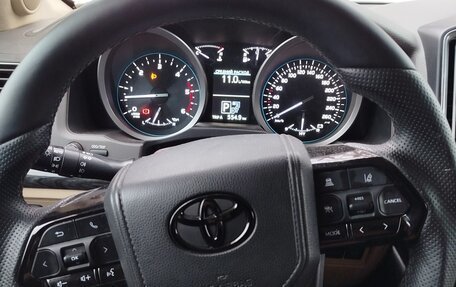 Toyota Land Cruiser 200, 2013 год, 3 390 000 рублей, 5 фотография