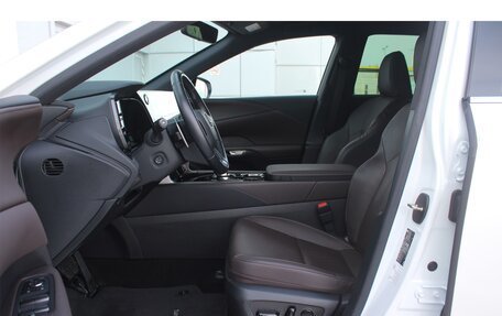 Lexus RX IV рестайлинг, 2023 год, 8 080 000 рублей, 13 фотография