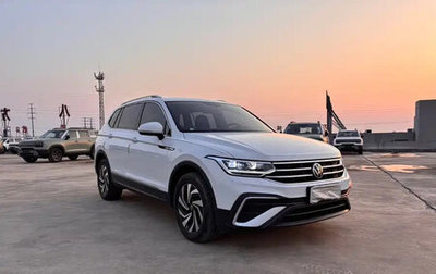 Volkswagen Tiguan II, 2023 год, 2 130 000 рублей, 1 фотография
