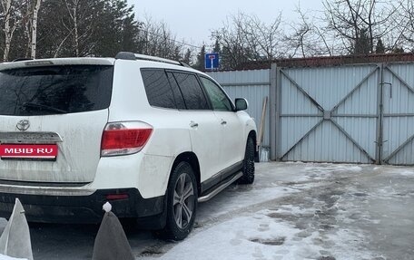 Toyota Highlander III, 2012 год, 1 660 000 рублей, 1 фотография