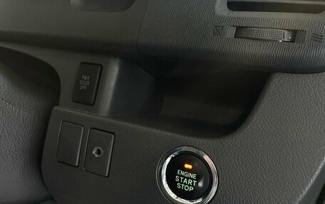 Toyota Voxy II, 2009 год, 1 300 000 рублей, 16 фотография