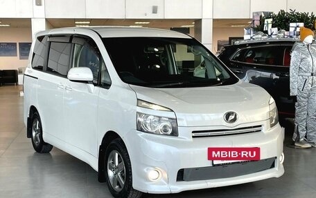 Toyota Voxy II, 2009 год, 1 300 000 рублей, 3 фотография