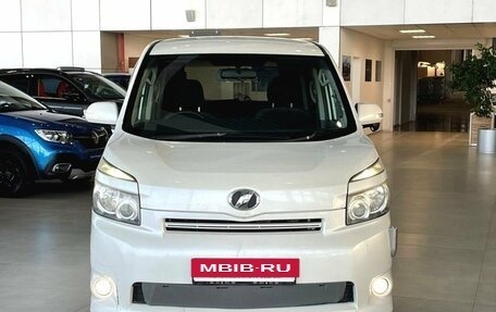 Toyota Voxy II, 2009 год, 1 300 000 рублей, 2 фотография