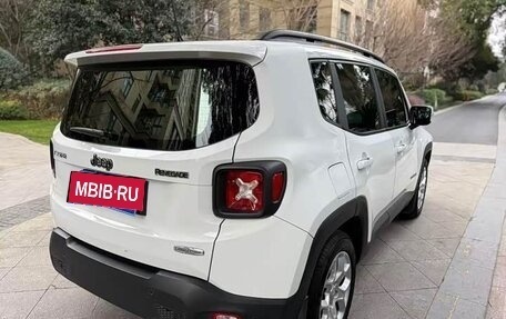 Jeep Renegade I рестайлинг, 2018 год, 1 400 000 рублей, 3 фотография