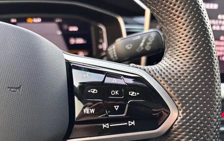 Volkswagen Tiguan II, 2023 год, 2 130 000 рублей, 12 фотография