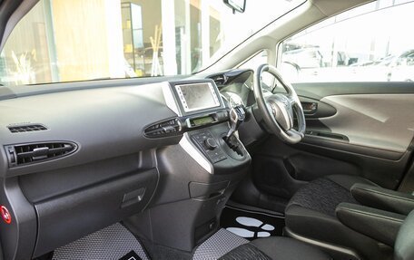 Toyota Wish II, 2010 год, 1 278 000 рублей, 19 фотография