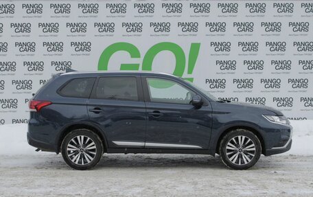 Mitsubishi Outlander III рестайлинг 3, 2019 год, 2 649 000 рублей, 4 фотография