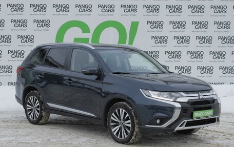 Mitsubishi Outlander III рестайлинг 3, 2019 год, 2 649 000 рублей, 3 фотография