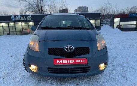 Toyota Yaris III рестайлинг, 2007 год, 395 000 рублей, 2 фотография