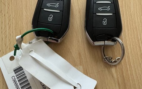 Peugeot 3008 II, 2018 год, 1 990 000 рублей, 14 фотография