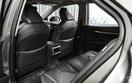 Toyota Camry, 2018 год, 2 380 000 рублей, 11 фотография