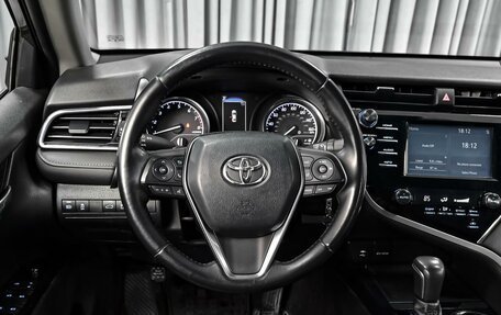 Toyota Camry, 2018 год, 2 380 000 рублей, 13 фотография