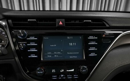 Toyota Camry, 2018 год, 2 380 000 рублей, 15 фотография