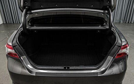 Toyota Camry, 2018 год, 2 380 000 рублей, 22 фотография